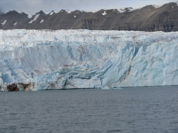 Высота ледника 10-15 метров